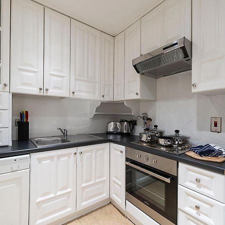 Somerset Court Kensington Apartments Лондон Екстериор снимка