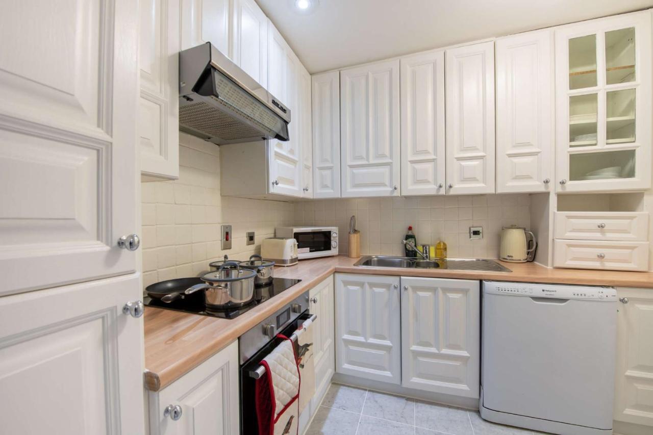 Somerset Court Kensington Apartments Лондон Екстериор снимка