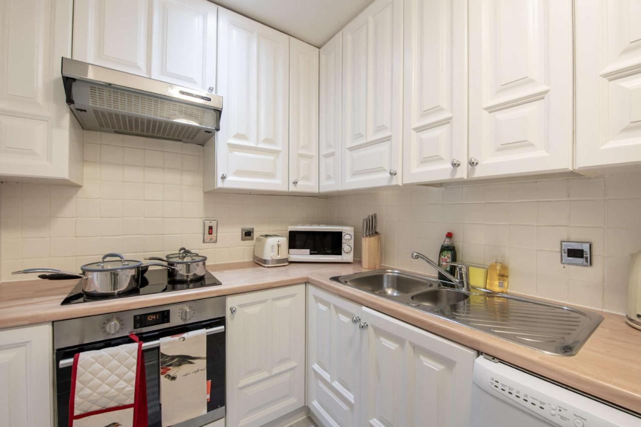 Somerset Court Kensington Apartments Лондон Екстериор снимка