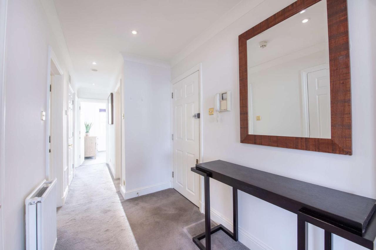 Somerset Court Kensington Apartments Лондон Екстериор снимка