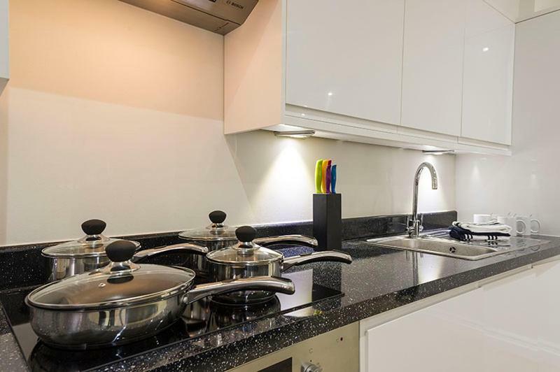 Somerset Court Kensington Apartments Лондон Екстериор снимка