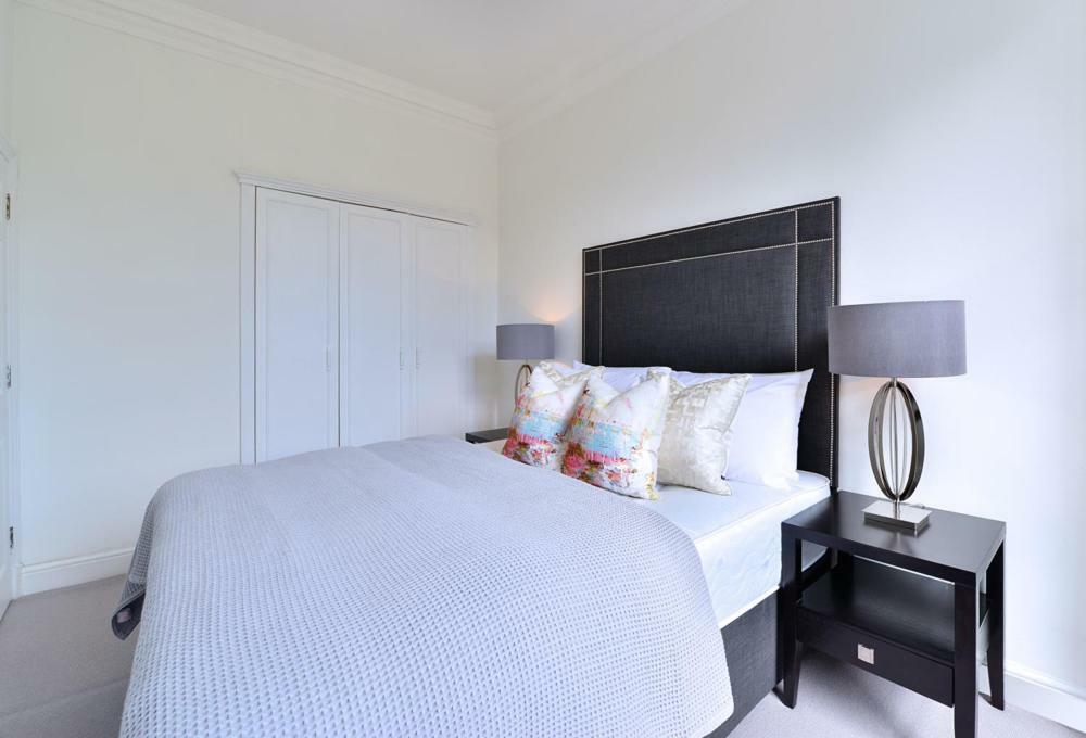 Somerset Court Kensington Apartments Лондон Екстериор снимка